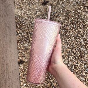 LE pink venti Starbucks cup